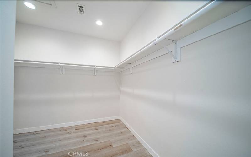 master bedroom Walk-In Closet