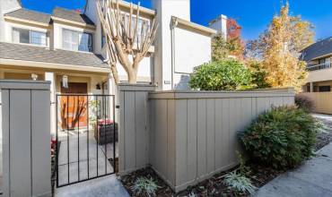 2058 Foxhall Loop, San Jose, California 95125, 2 Bedrooms Bedrooms, ,1 BathroomBathrooms,Residential,Buy,2058 Foxhall Loop,ML81986847