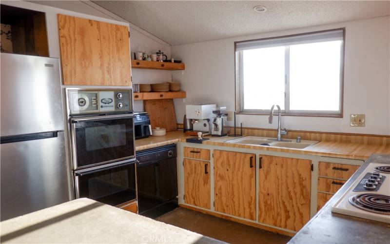 Kitchen open shelving