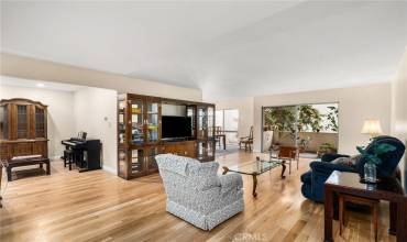 380 S Euclid Avenue 207, Pasadena, California 91101, 2 Bedrooms Bedrooms, ,2 BathroomsBathrooms,Residential,Buy,380 S Euclid Avenue 207,AR24216201