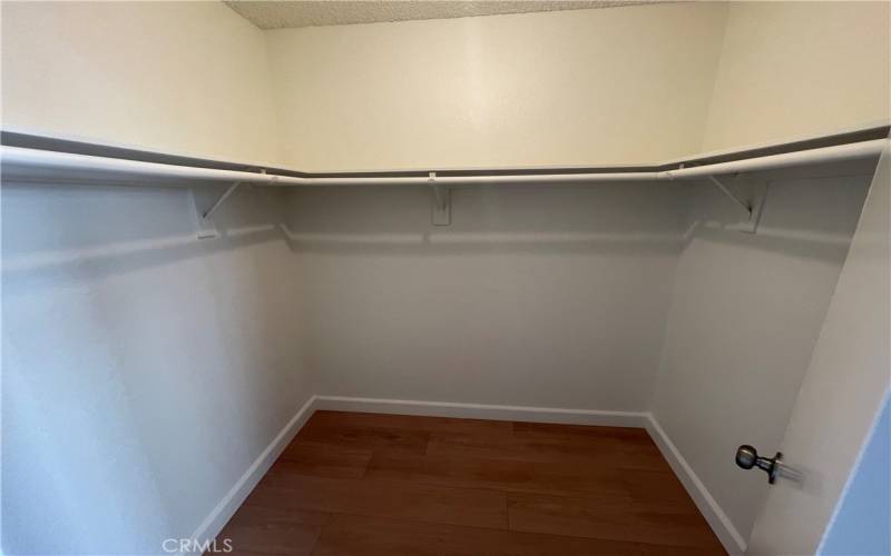 6.5 Foot Wide Walk-in Closet