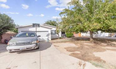 44241 Foxton Avenue, Lancaster, California 93535, 3 Bedrooms Bedrooms, ,2 BathroomsBathrooms,Residential,Buy,44241 Foxton Avenue,PF24235755