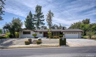 4615 Arriba Drive, Tarzana, California 91356, 3 Bedrooms Bedrooms, ,3 BathroomsBathrooms,Residential Lease,Rent,4615 Arriba Drive,SR24235808