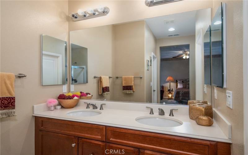 Double sinks in primary bathroom