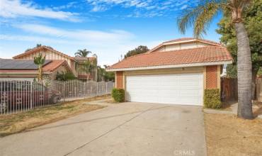 Detached Single Family Home with a Long Driveway