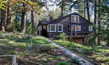 689 Burnt Mill Road, Lake Arrowhead, California 92352, 3 Bedrooms Bedrooms, ,Residential,Buy,689 Burnt Mill Road,IG24235863