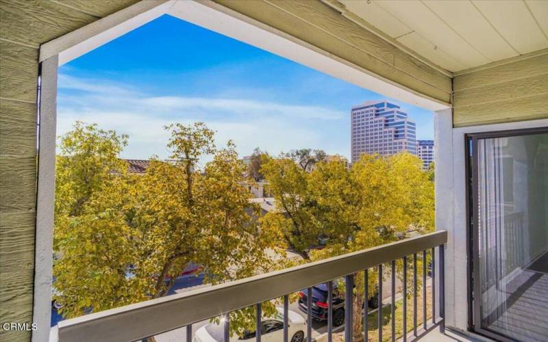 04-Balcony View SW to Downtown Glendale