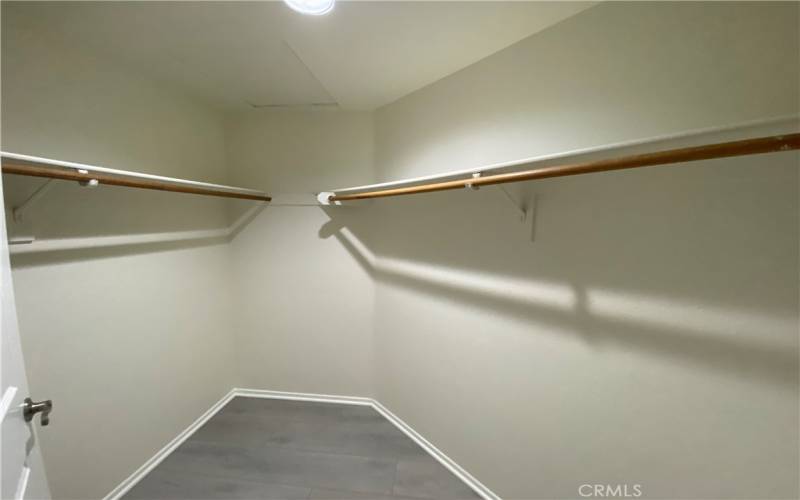 MASTER BEDROOM WALK-IN CLOSET 1