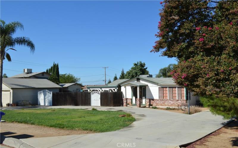 Circle driveway