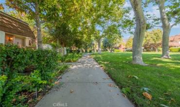 10329 Larwin Avenue, Chatsworth, California 91311, 3 Bedrooms Bedrooms, ,3 BathroomsBathrooms,Residential,Buy,10329 Larwin Avenue,GD24196111