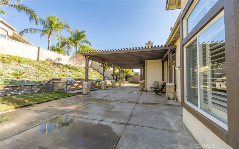 Spacious patio for entertaining