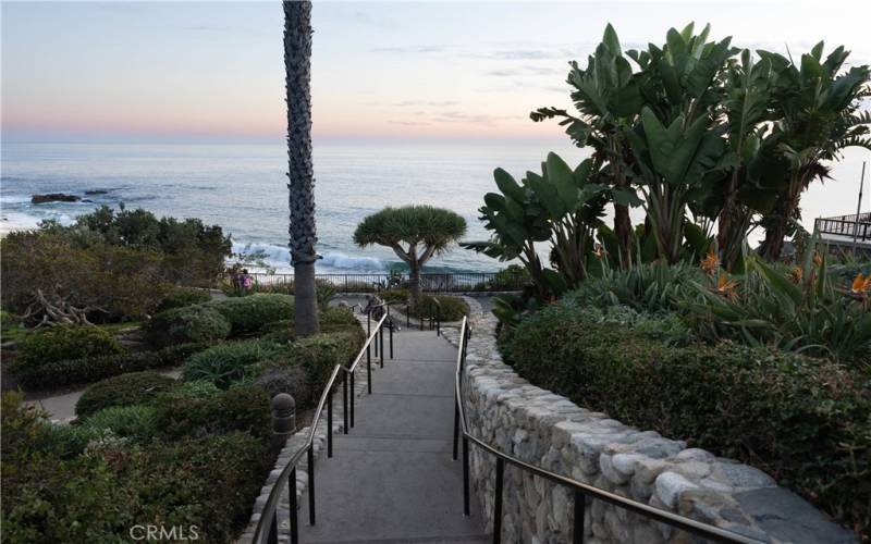 Easy stairs for park and beach access.