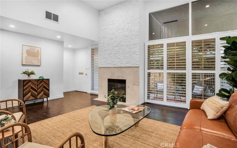 Living Room with fireplace