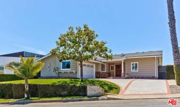 823 Enchanted Way, Pacific Palisades, California 90272, 4 Bedrooms Bedrooms, ,3 BathroomsBathrooms,Residential Lease,Rent,823 Enchanted Way,24464315