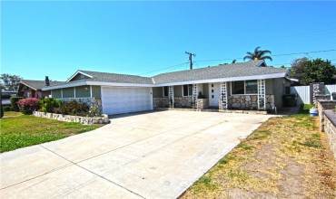 6431 Yale Circle, Huntington Beach, California 92647, 3 Bedrooms Bedrooms, ,2 BathroomsBathrooms,Residential Lease,Rent,6431 Yale Circle,OC24231439