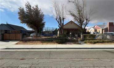 15843 M Street, Mojave, California 93501, 2 Bedrooms Bedrooms, ,1 BathroomBathrooms,Residential,Buy,15843 M Street,SR24236791