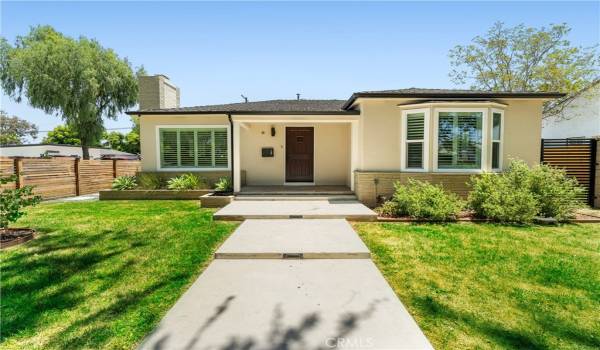 Contemporary Home with Welcoming Entry