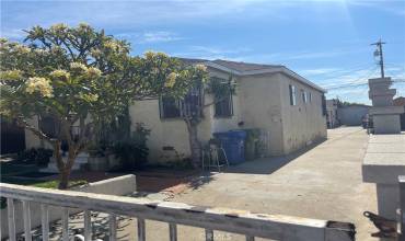 632 School Avenue, East Los Angeles, California 90022, 3 Bedrooms Bedrooms, ,Residential Income,Buy,632 School Avenue,DW23140900