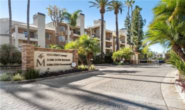 5510 Owensmouth Avenue 218, Woodland Hills, California 91367, 1 Bedroom Bedrooms, ,1 BathroomBathrooms,Residential Lease,Rent,5510 Owensmouth Avenue 218,SR24237314