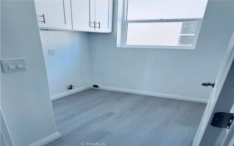 LAUNDRY ROOM WITH GAS DRYER & ELECTRIC WASHER