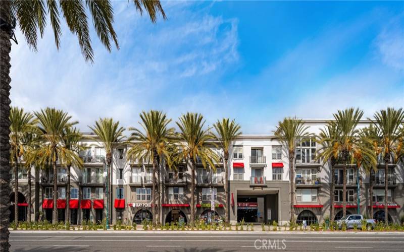 Welcome to the Anaheim Stadium Lofts