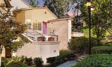 18644 Caminito Cantilena 268, Rancho Bernardo (San Diego), California 92128, 2 Bedrooms Bedrooms, ,2 BathroomsBathrooms,Residential,Buy,18644 Caminito Cantilena 268,NDP2410139