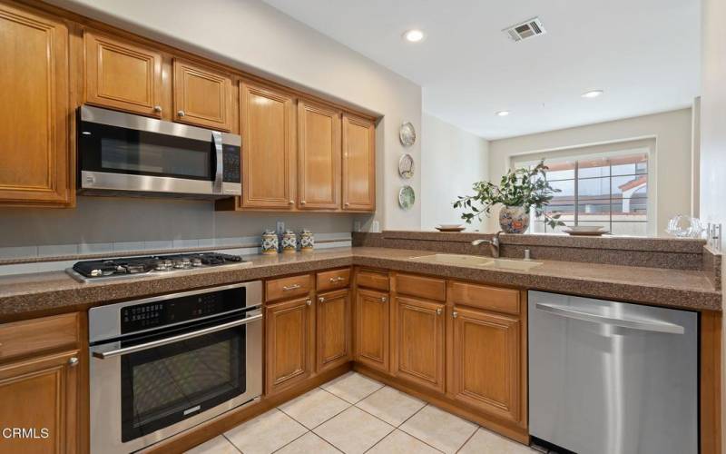 12-web-or-mls-12 - Kitchen