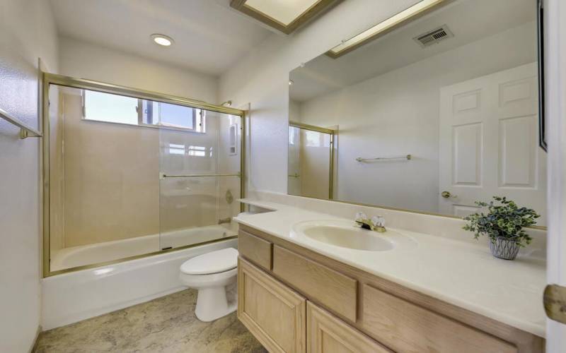 23 BATHROOM MLS