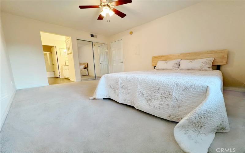 Bedroom with celling fan