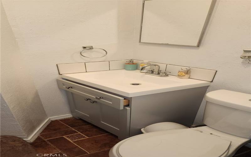 CONVERTED UNIT BATHROOM