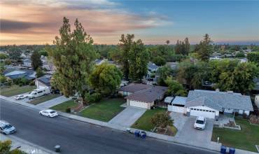 6808 Lafayette Way, Bakersfield, California 93309, 3 Bedrooms Bedrooms, ,2 BathroomsBathrooms,Residential,Buy,6808 Lafayette Way,OC24238111