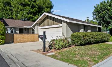 11 Skipper, Irvine, California 92604, 2 Bedrooms Bedrooms, ,2 BathroomsBathrooms,Residential,Buy,11 Skipper,PW24235313