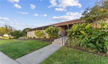 2171 Via Mariposa E N, Laguna Woods, California 92637, 2 Bedrooms Bedrooms, ,2 BathroomsBathrooms,Residential,Buy,2171 Via Mariposa E N,OC24238318