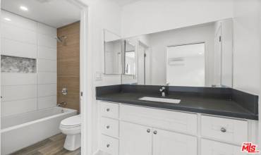 21 Topsail Street 1, Marina Del Rey, California 90292, ,1 BathroomBathrooms,Residential Lease,Rent,21 Topsail Street 1,24458441