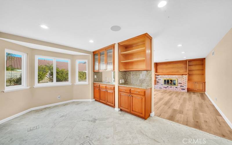 Wet bar and breakfast nook.