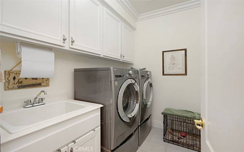 Laundry room with sink