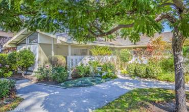 193 Avenida Majorca A, Laguna Woods, California 92637, 2 Bedrooms Bedrooms, ,1 BathroomBathrooms,Residential,Buy,193 Avenida Majorca A,OC24229040