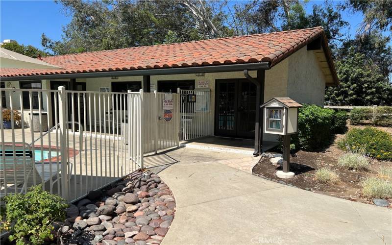 Clubhouse & Lil Library