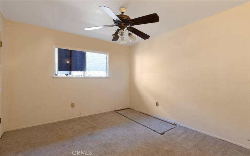 Guest bedroom.