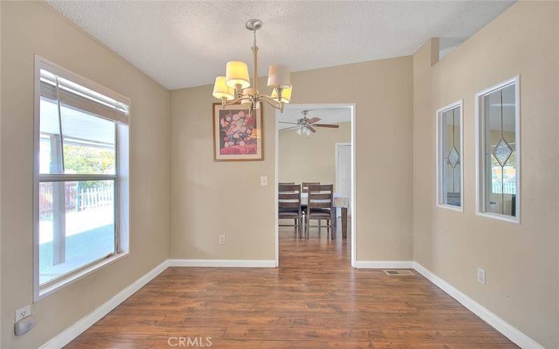 Kitchen eating area