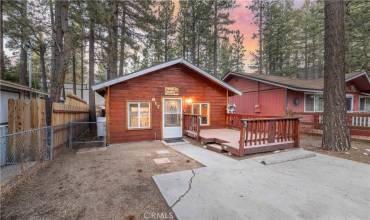 817 W Sherwood Boulevard, Big Bear City, California 92314, 2 Bedrooms Bedrooms, ,1 BathroomBathrooms,Residential,Buy,817 W Sherwood Boulevard,IG24237083