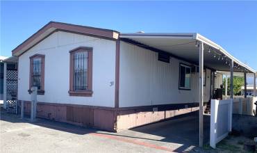 760 E 9th Street 39, San Bernardino, California 92410, 3 Bedrooms Bedrooms, ,2 BathroomsBathrooms,Manufactured In Park,Buy,760 E 9th Street 39,IV24238494