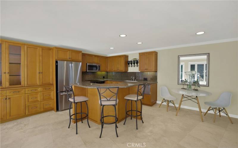 Kitchen & dining area.