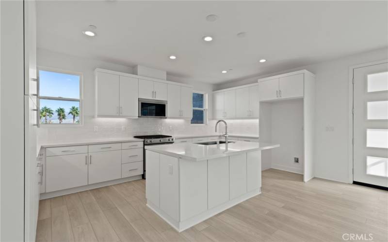 Alara at University Park: Solace Transitional- Kitchen