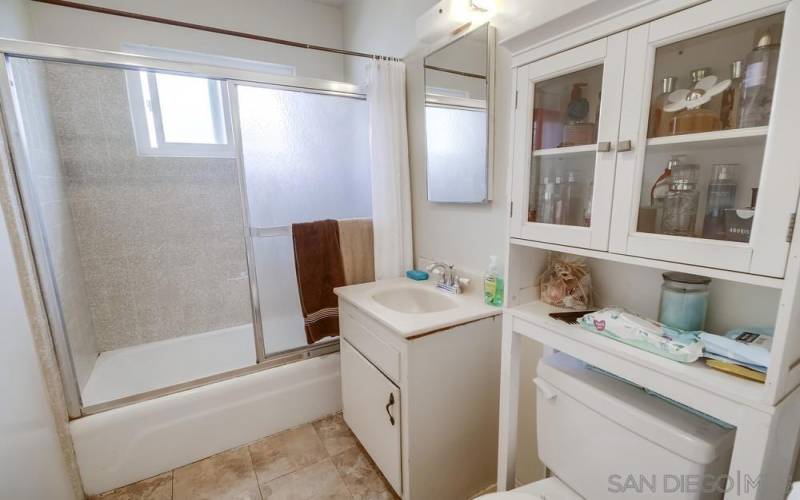 Back unit bathroom