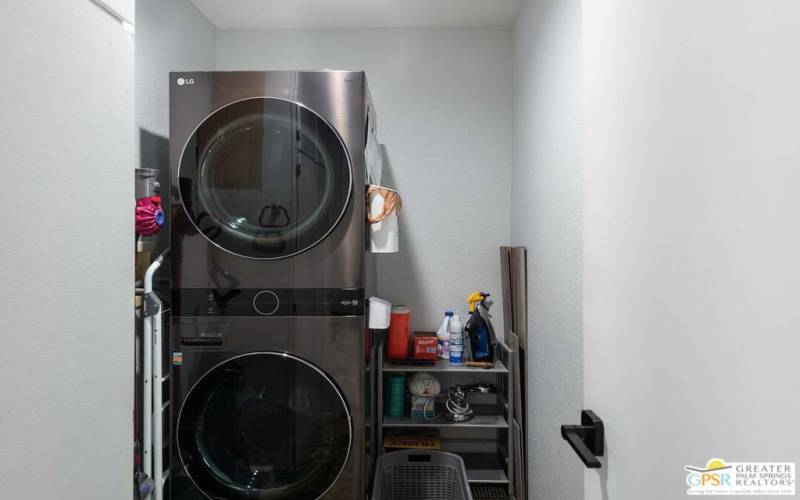 Laundry room/new washer/dryer