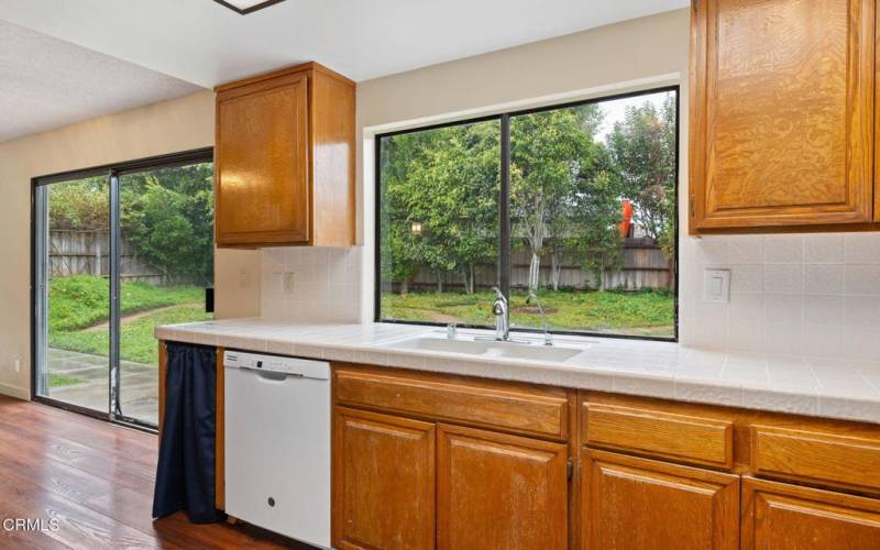 12-web-or-mls-12 - Kitchen