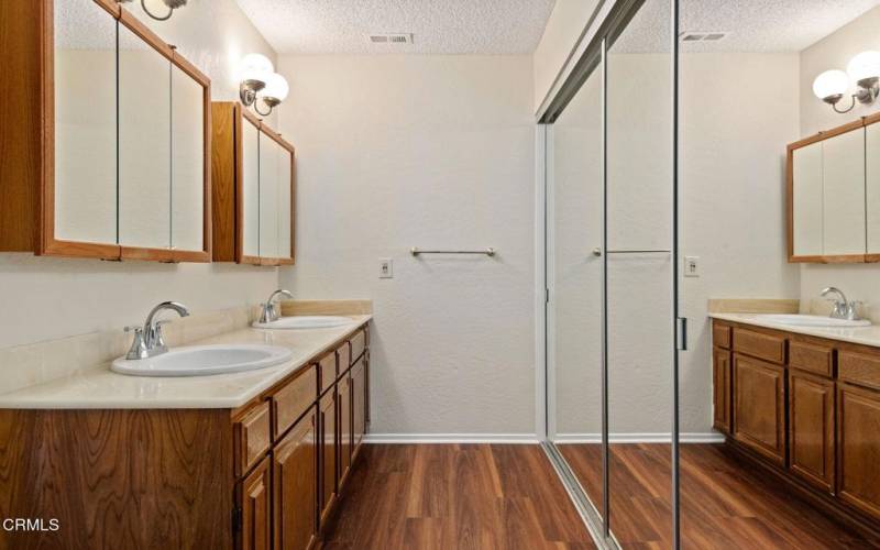 15-web-or-mls-15 - Primary Bathroom