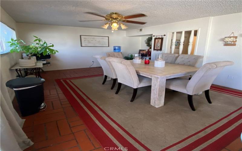 Dining room with optional 4th bedroom converstion