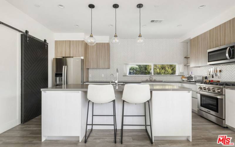 Large kitchen with newer cabinets